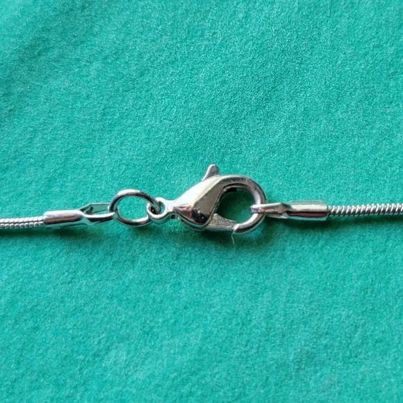 Vintage sterling silver necklace and earrings set - Picture 6 of 8